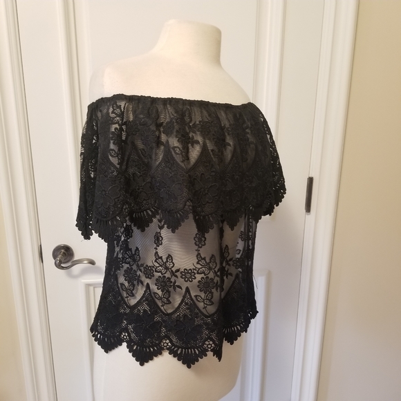 Off The Shoulder Lace Top - Picture 4 of 4